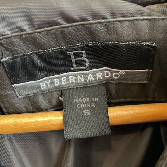 💕x2HP💕By Bernardo dark brown faux leather jacket - Picture 5 of 15